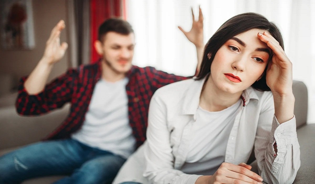 كيفية التعامل مع الزوج الذي يسعى لتقليص مكانة زوجته