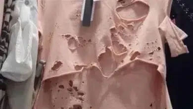 تفسير حلم خياطة الملابس الممزقه في المنام لابن سيرين