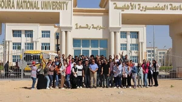 من المنصورة إلى مانشستر