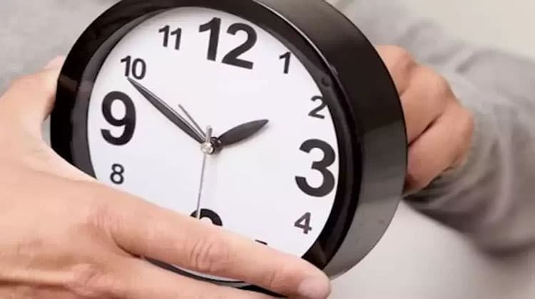 مواعيد إغلاق المتاجر والمطاعم خلال فترة الشتاء