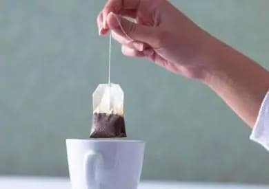 تطبيقات تفل الشاي في تنظيف المنزل